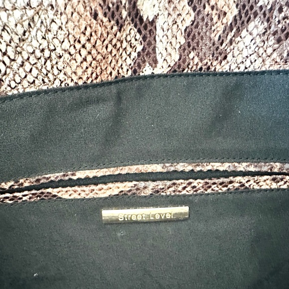 STREET LEVEL SNAKE PRINT EMBOSSED VEGAN LEATHER TOTE BAG - Picture 5 of 6